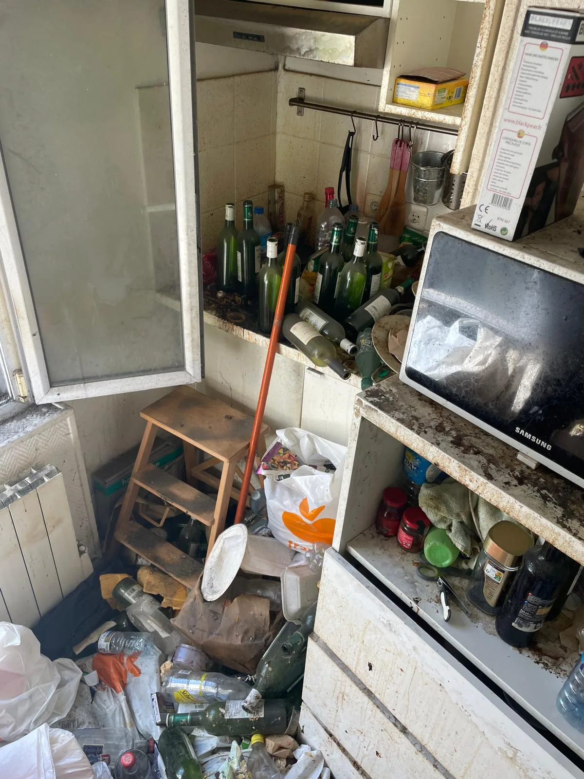 Quels traitements spécifiques utiliser sur un sol imbibé d’urine ou de liquides corporels à Saint-Maur-des-Fossés et dans les villes environnantes Quels traitements spécifiques utiliser sur un sol imbibé d’urine ou de liquides corporels à Saint-Maur-des-Fossés et dans les villes environnantes